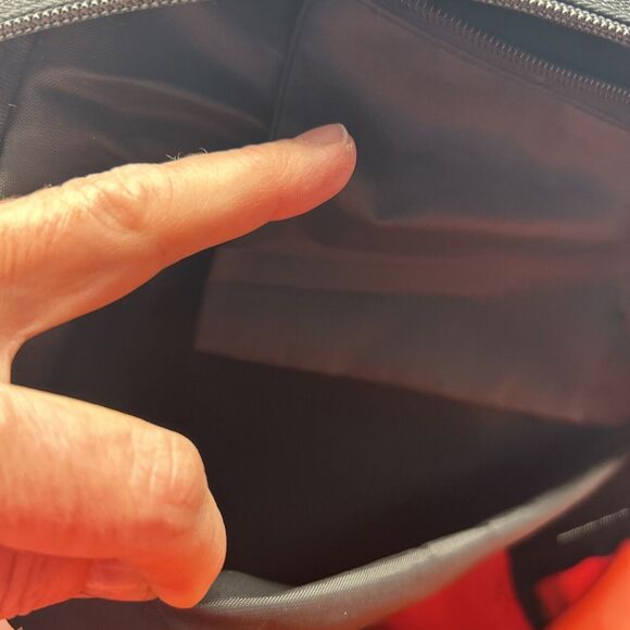 K Swiss Red & Black Backpack Classic Look Medium Size 15" x 17" Several Pockets - Picture 5 of 13